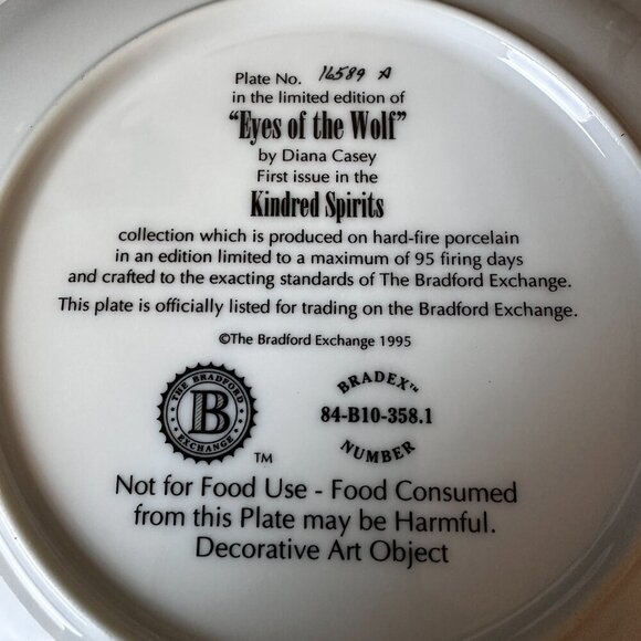 "EYES OF THE WOLF" BY DIANA CASEY, DECORATIVE PLATE # 16589 A - Picture 3 of 5